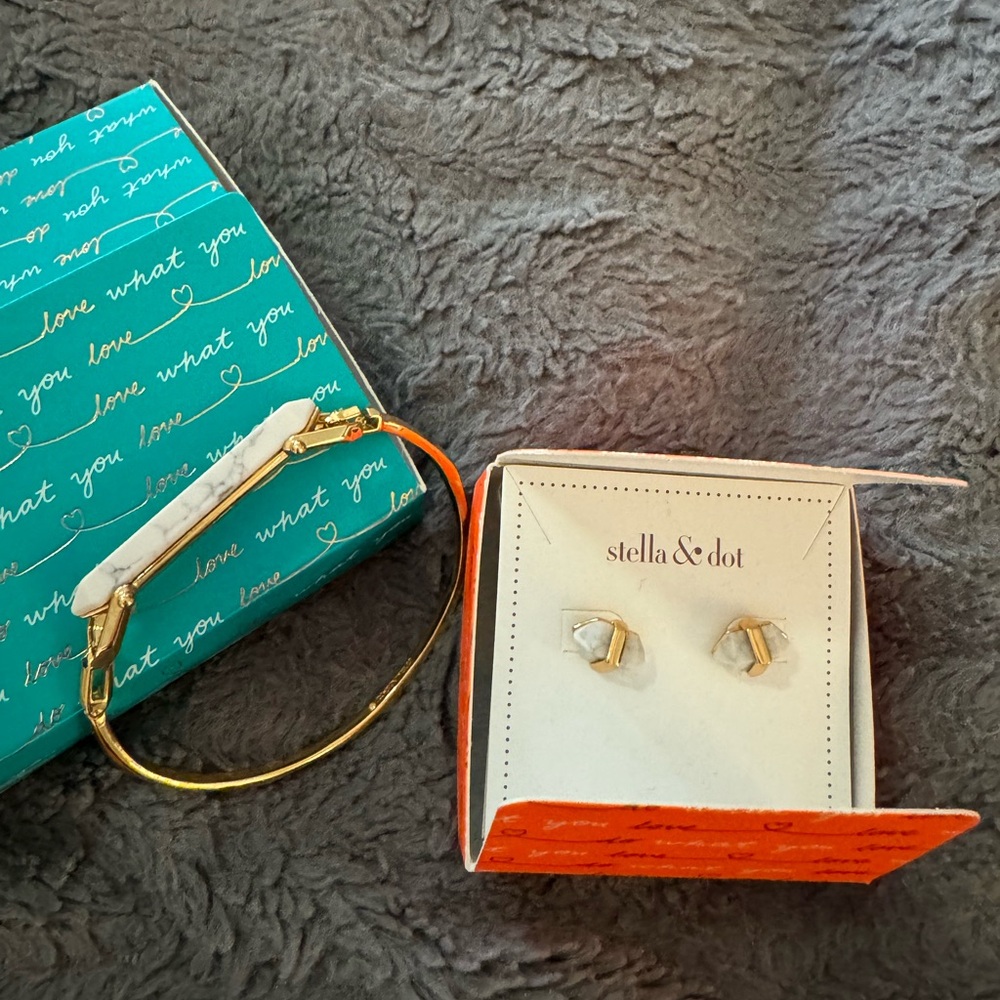 Brand news Stella and dot bracelet and earrings